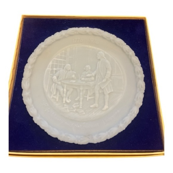 Fenton Antique Powder Blue The Spirit of 1776 Commemorative Plate - Picture 3 of 17